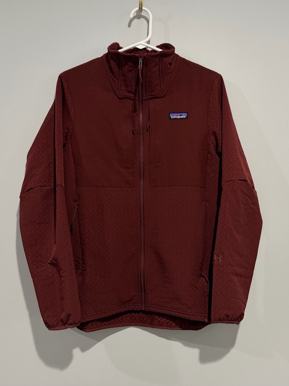 NWT Patagonia R1 Women’s Full-Zip Jacket Women’s Zipped Pockets Burgundy Size M